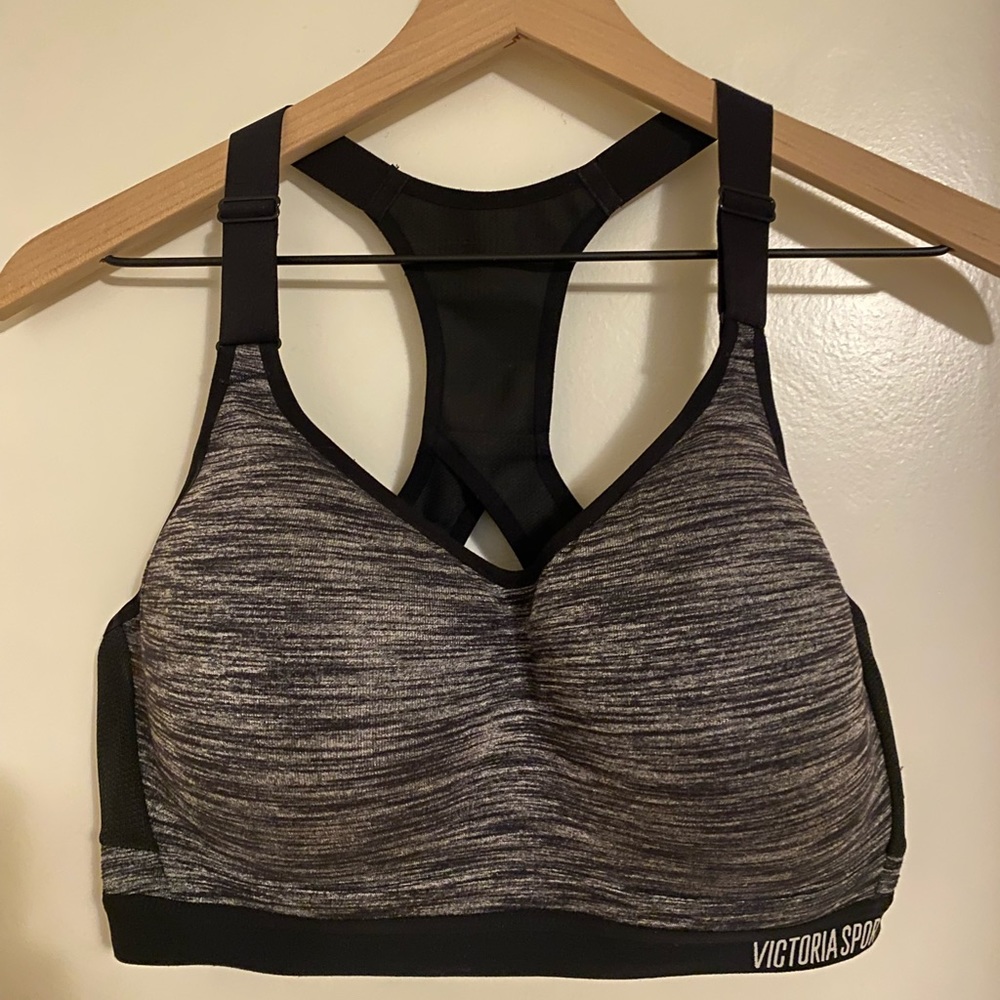 Incredible by Victoria’s Secret Underwire Sports Bra